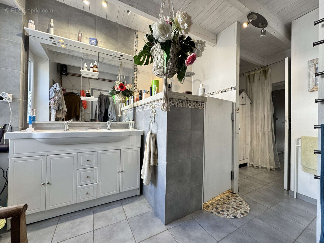 Maison à BARBEZIEUX-SAINT-HILAIRE