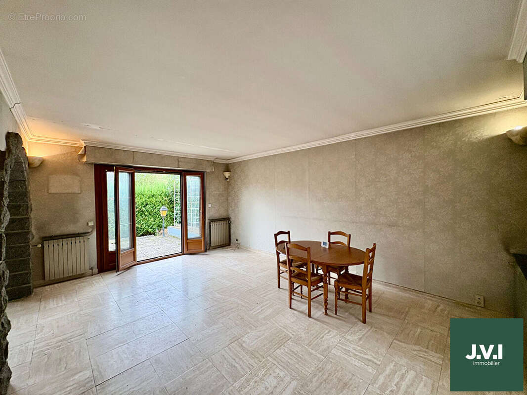 Maison à MONTMORENCY