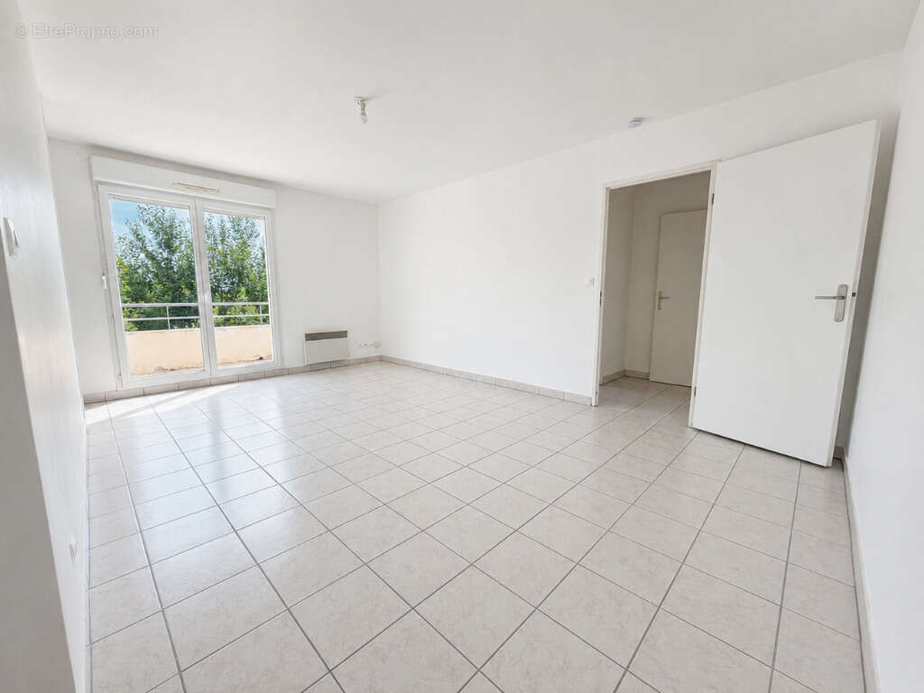 T2 avec balcon et parking en résidence sécurisée ! - photo 2