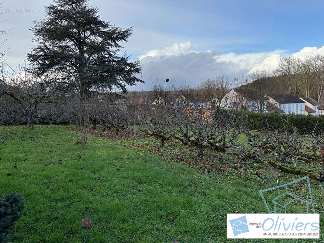 Terrain à DAMPIERRE-EN-YVELINES