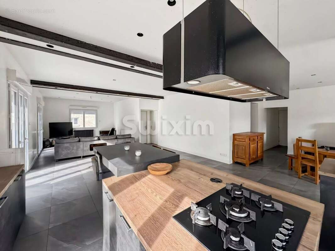 Maison à MONTELIMAR