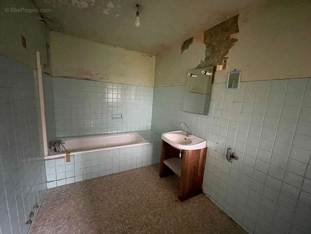 Maison à AIXE-SUR-VIENNE