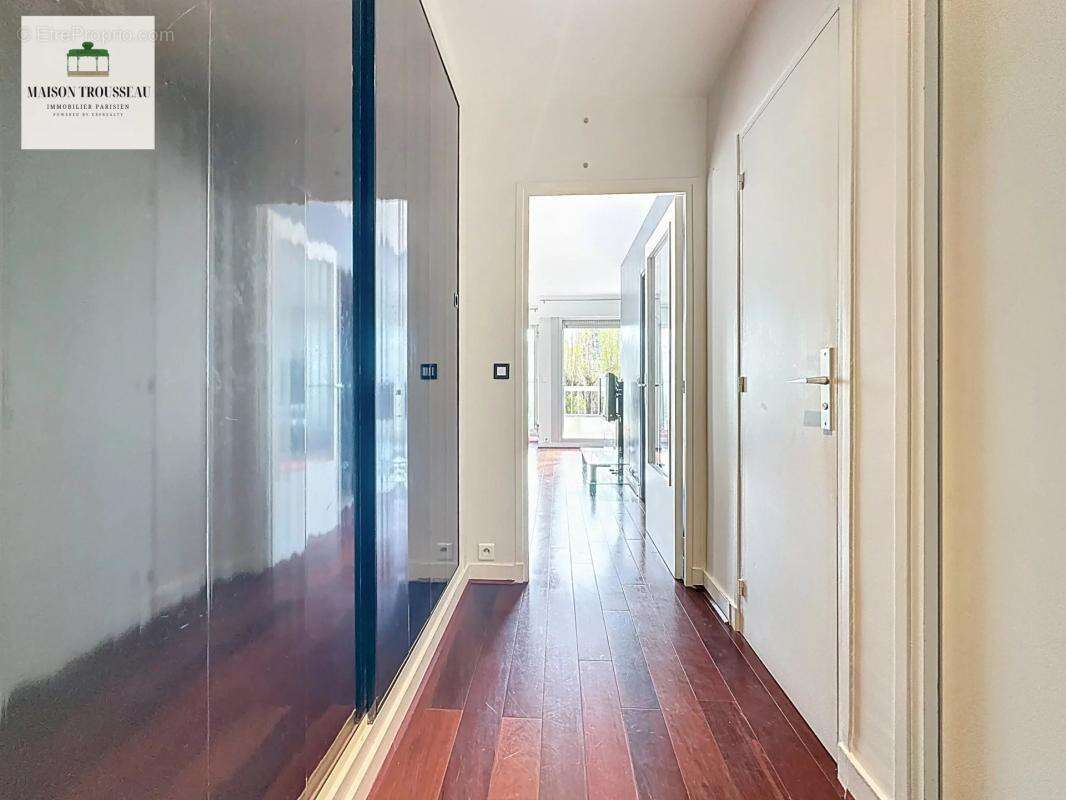 Appartement à NEUILLY-SUR-SEINE