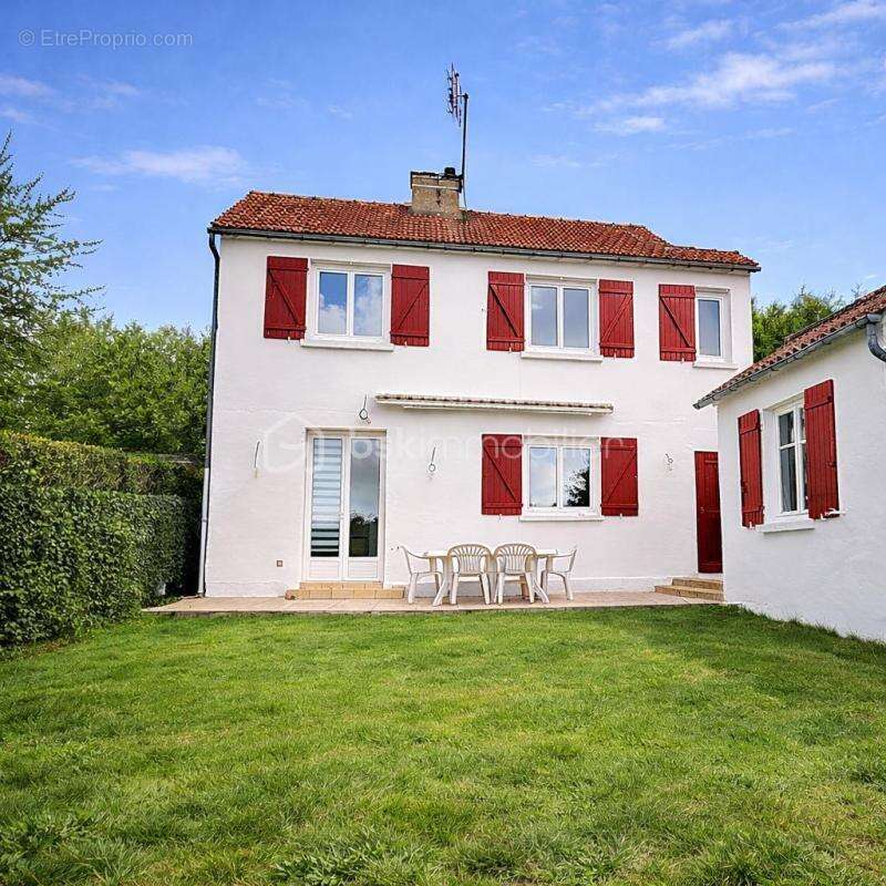 Maison à EPERNON