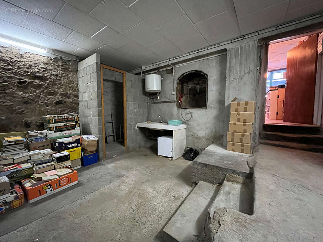 Maison à VIC-SUR-CERE