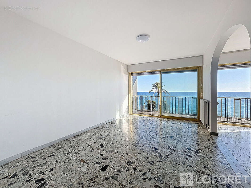 Appartement à ROQUEBRUNE-CAP-MARTIN