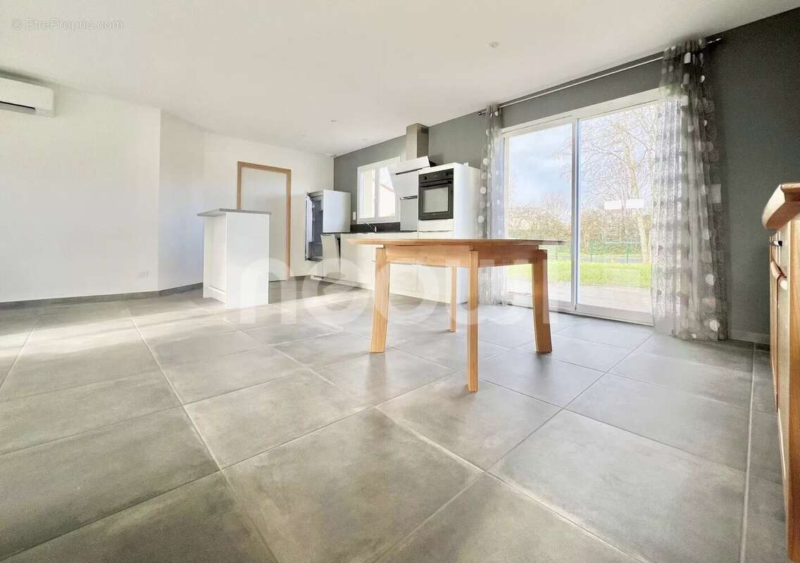 Maison à AIGUEPERSE