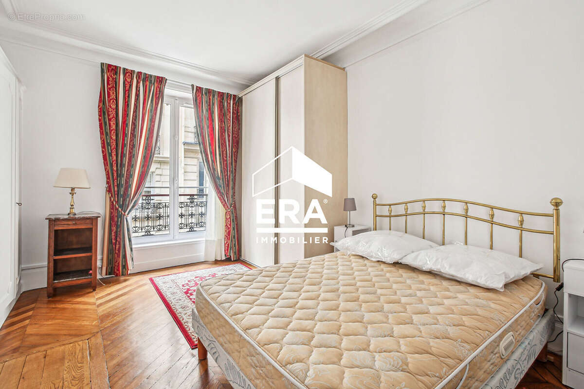 Appartement à PARIS-8E