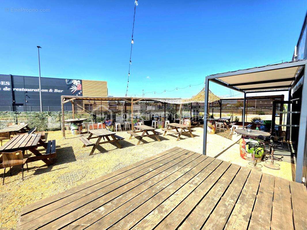 Commerce à SAINT-PAUL-TROIS-CHATEAUX