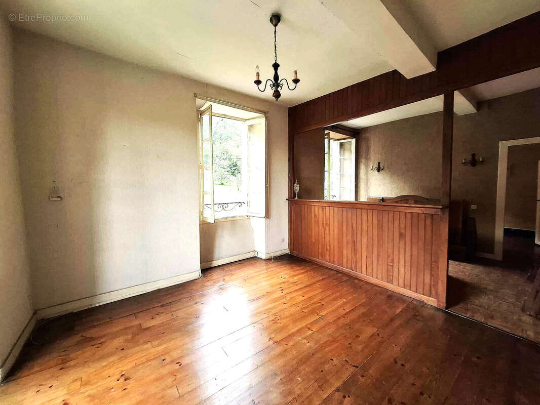 Appartement à TARDETS-SORHOLUS