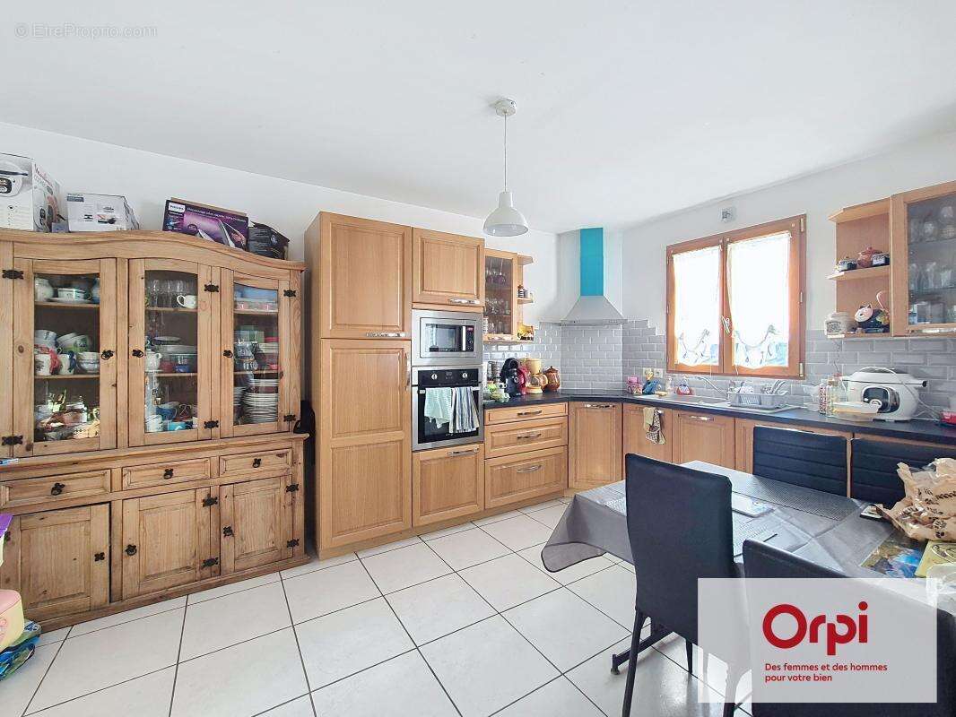 Maison à SAINT-GENIES