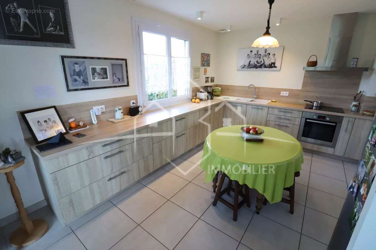 Maison à BEAUREPAIRE