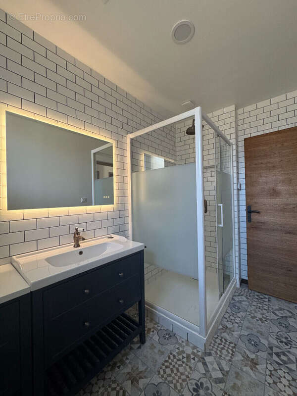 Brest-Centre ville-Appartement de Type 4, 94m², entièrement rénové-seul à l'étage - photo 5