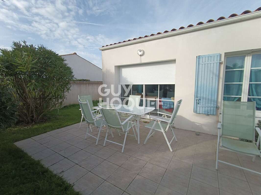 Charmante Maison à Vendre à Saint Georges d'Oléron - Idéale pour Résidence Secondaire ! - photo 8