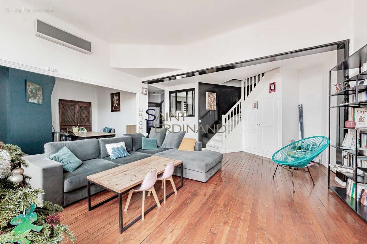 Appartement à PARIS-17E
