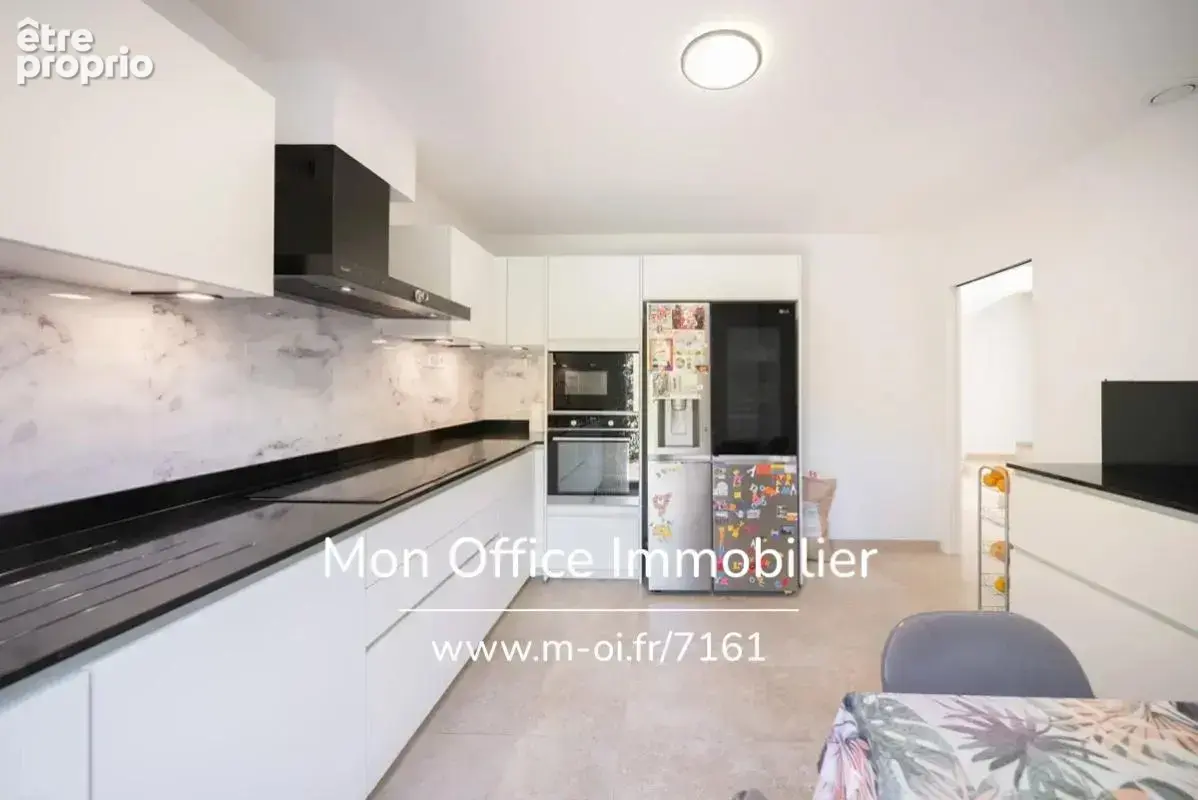 Référence : 7161-PAN - Maison 5 pièces de 120 m² avec piscine à Aix-en-Provence - photo 7
