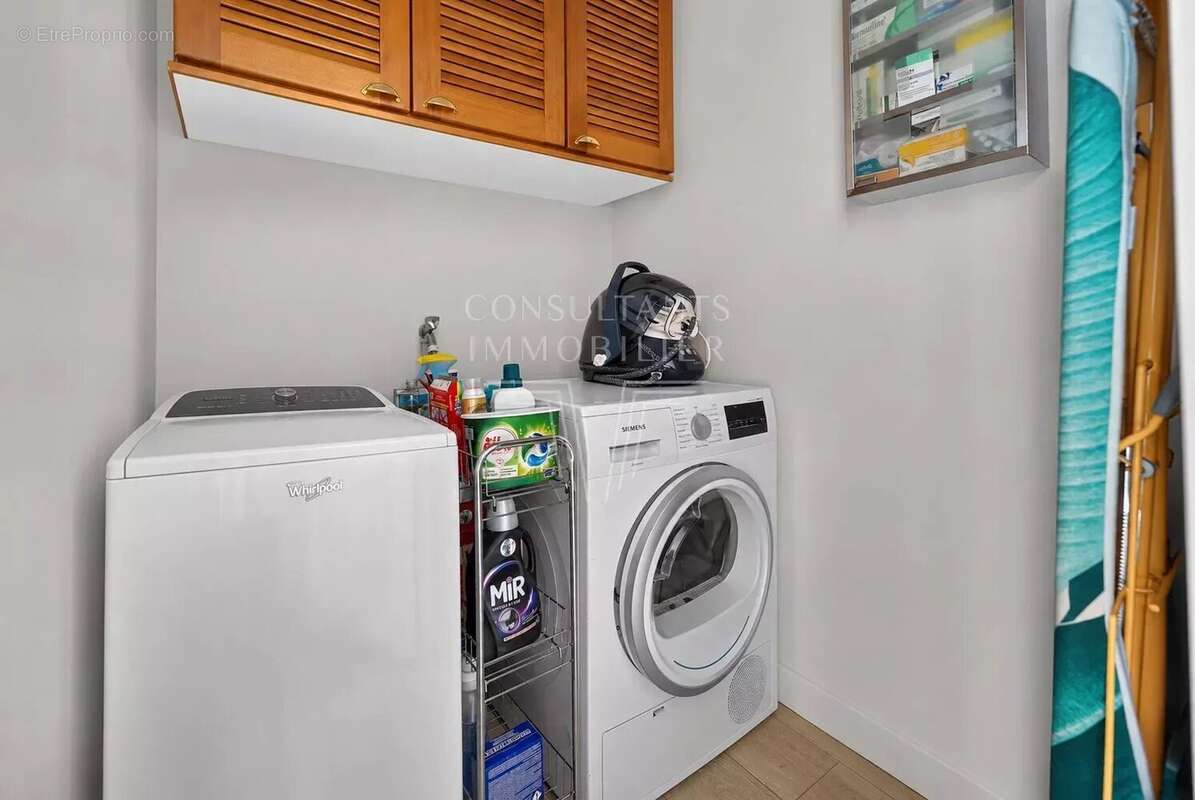 Appartement à COURBEVOIE