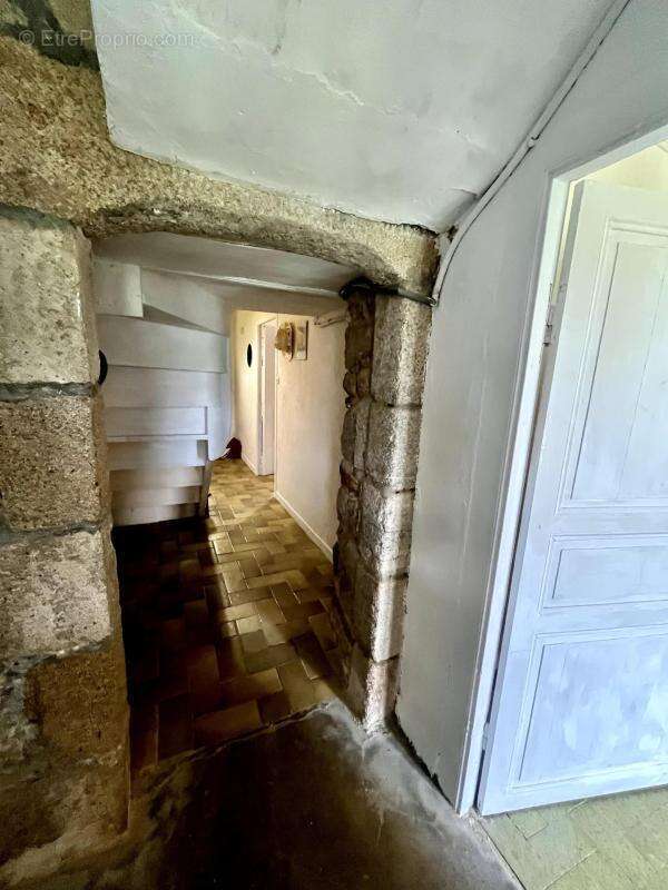 Maison en pierre avec jardin - photo 3