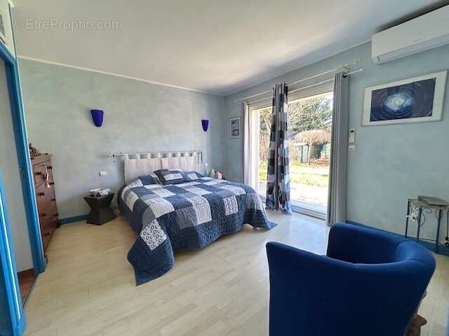 Maison à SAINT-ETIENNE-DE-TULMONT