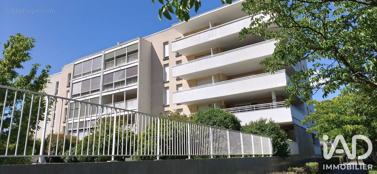 Photo 1 - Appartement à SAINT-MARTIN-D'HERES