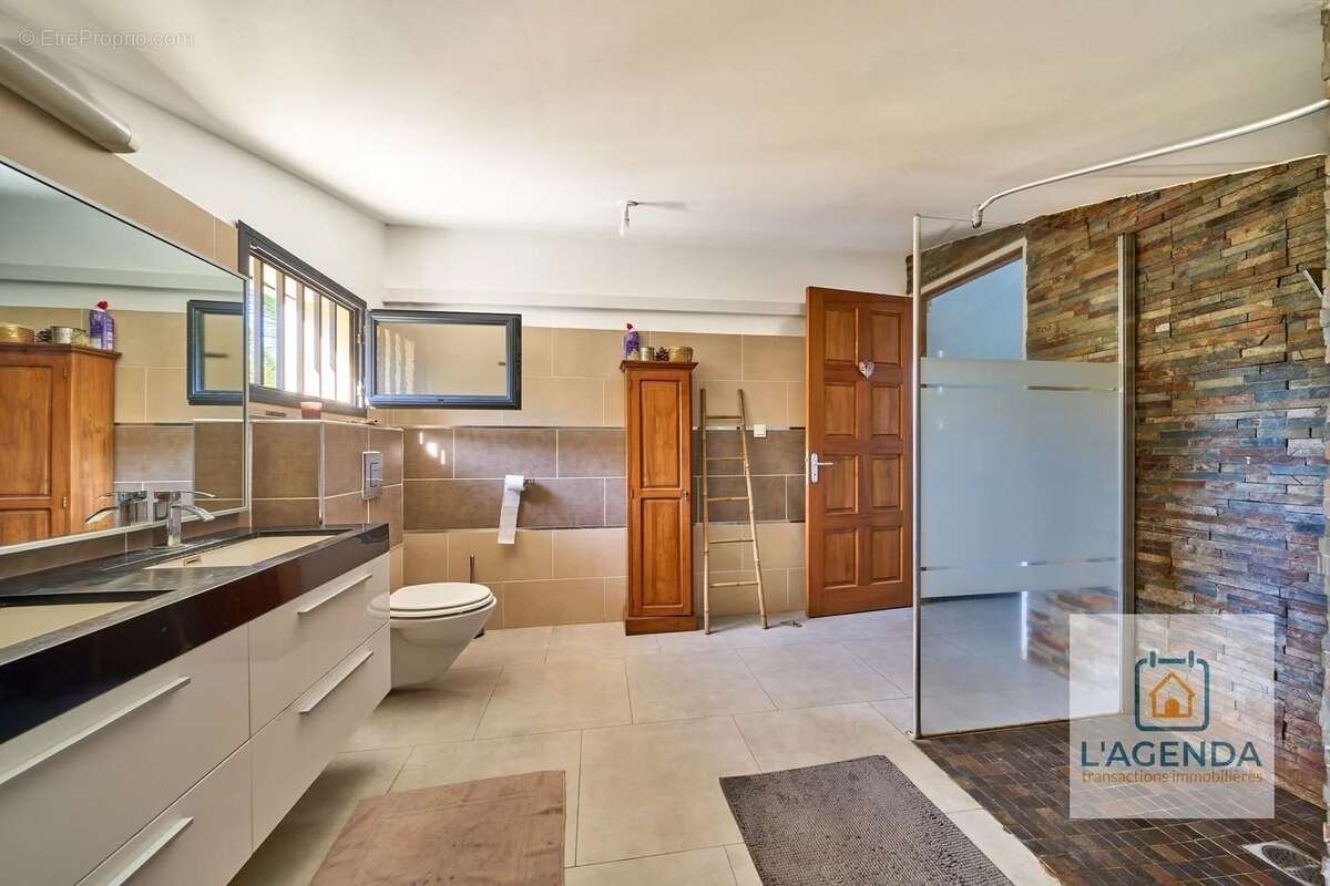 Villa 120 m² - Grands Bois - photo 8