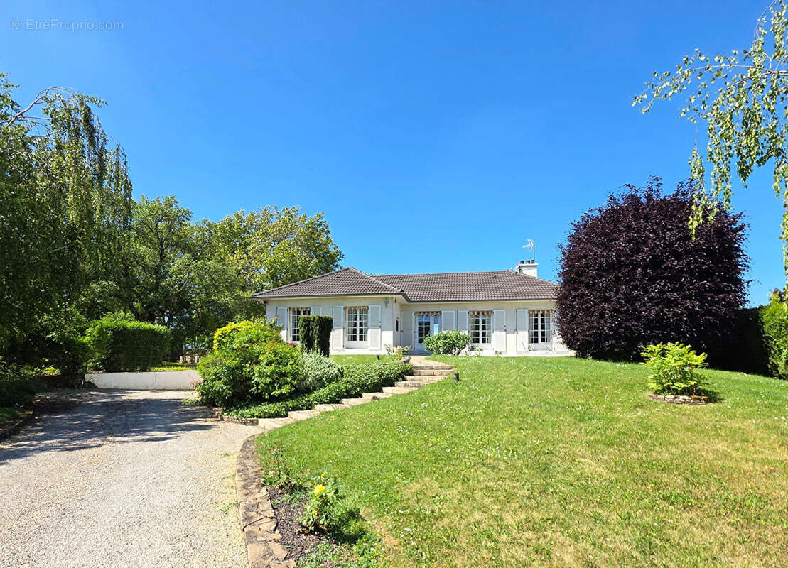 Maison à SAVOUGES