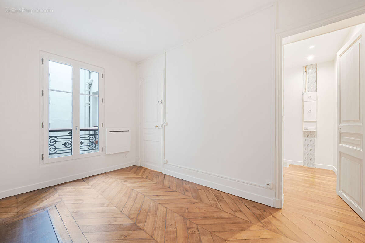 Appartement à PARIS-14E