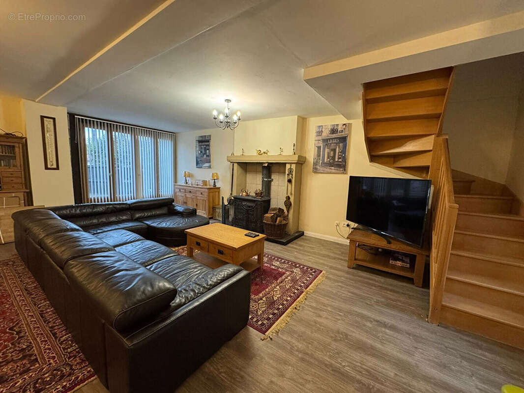 Maison à SAINT-HILAIRE-LA-TREILLE