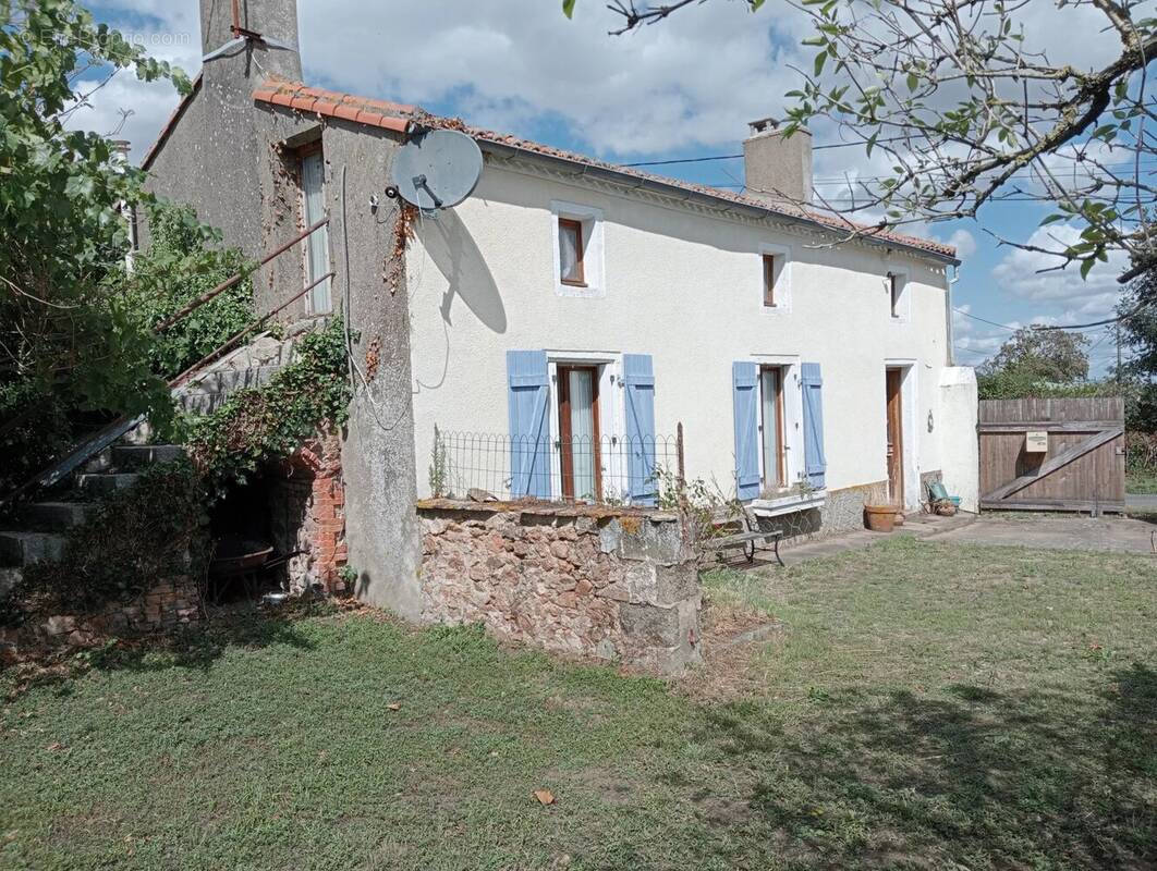 Maison à MOUTIERS-SOUS-ARGENTON