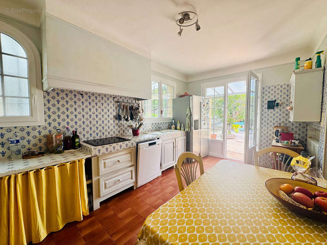 Maison ISTRES T4 de 200m² avec dépendance - photo 6