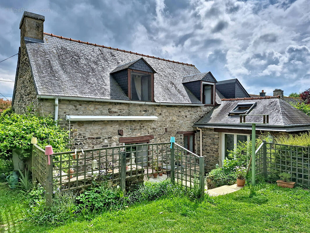 Maison à LA GREE-SAINT-LAURENT