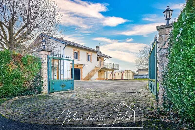 Maison à BAGE-LA-VILLE