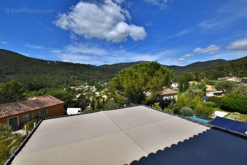 Maison à SOLLIES-TOUCAS