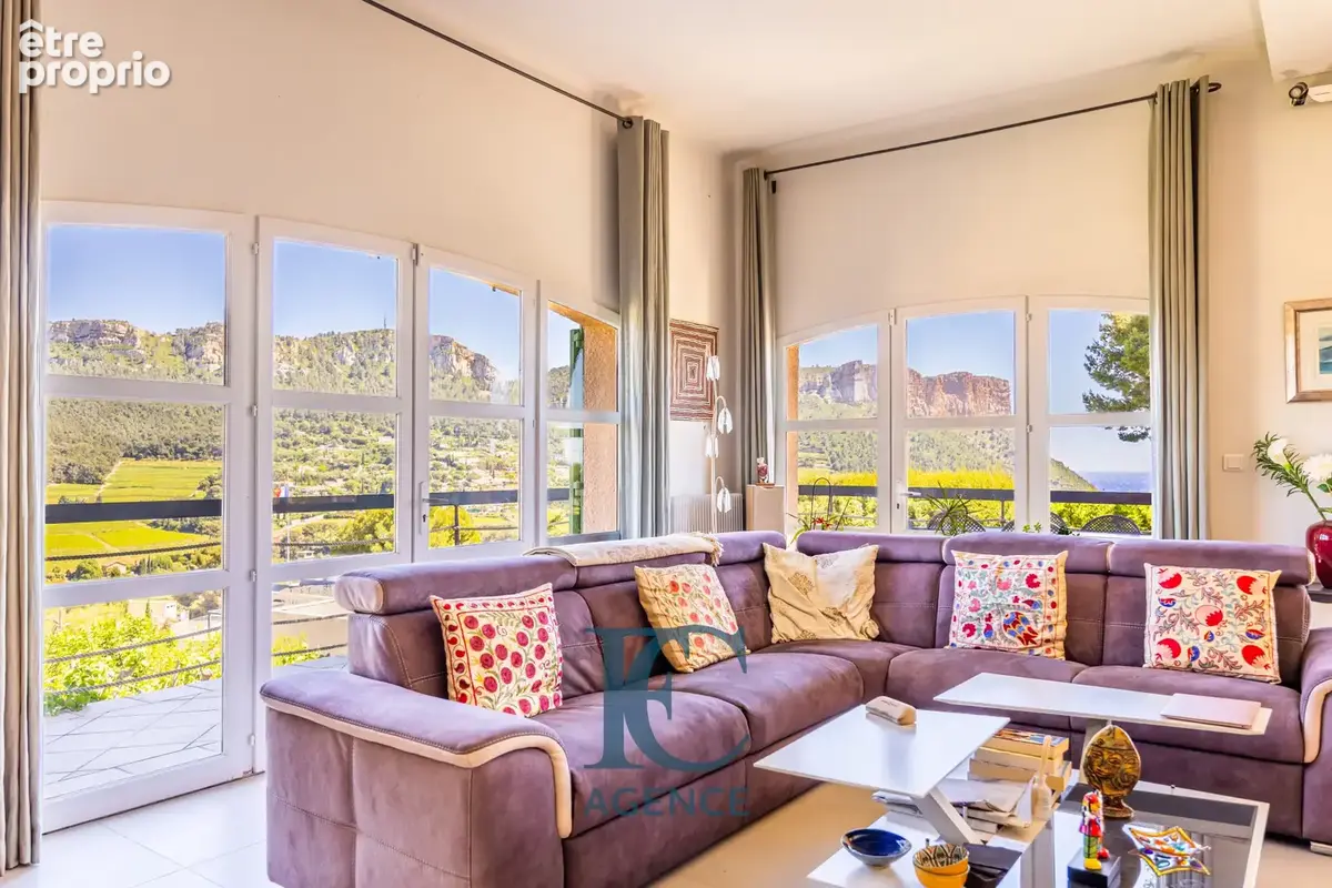 Propriété d'exception de 275 m2 à Super Cassis - photo 3