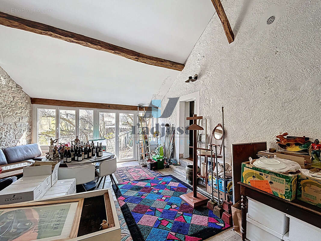 Maison à SAINT-PIERRE-LES-NEMOURS