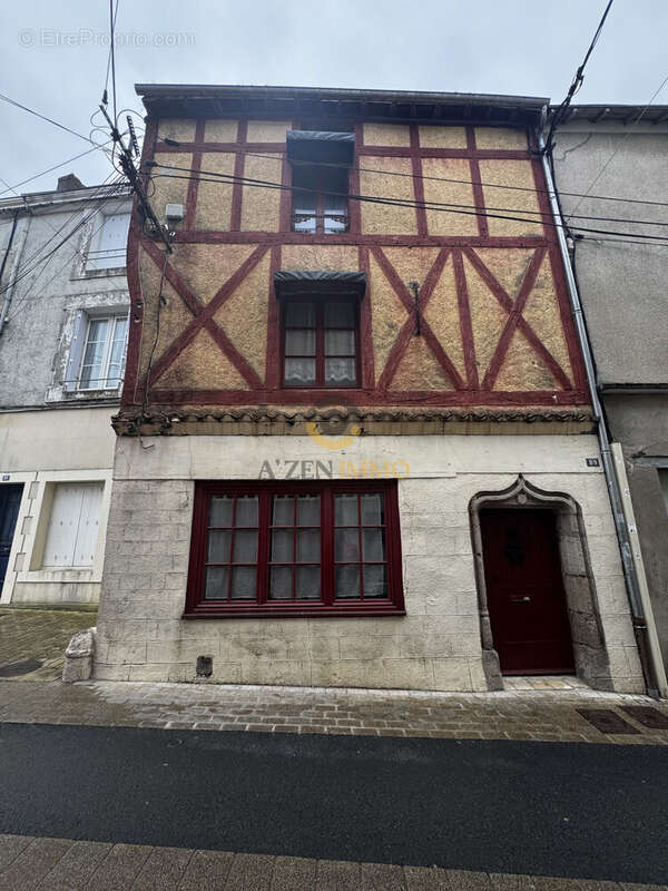 Maison à PARTHENAY
