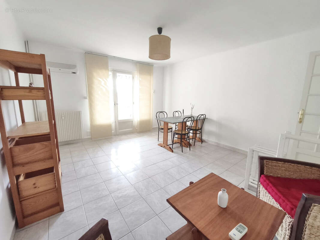 Appartement à SIX-FOURS-LES-PLAGES