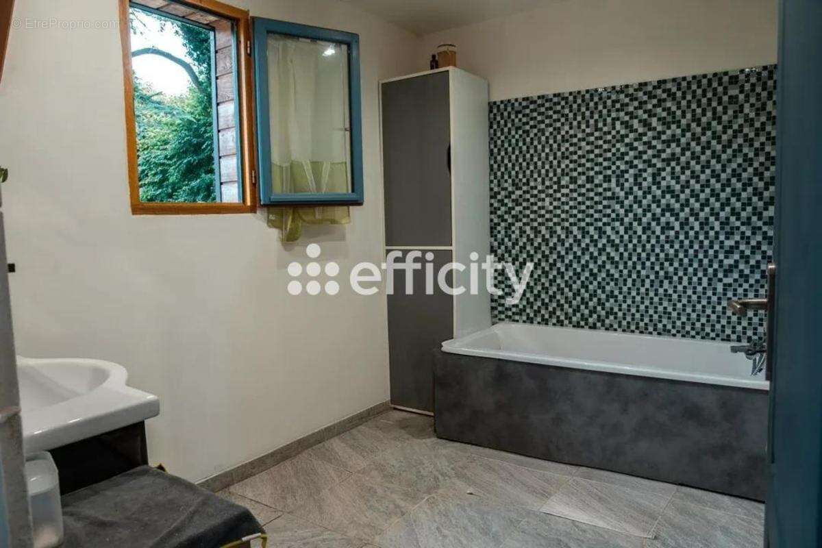 Maison à SUS-SAINT-LEGER