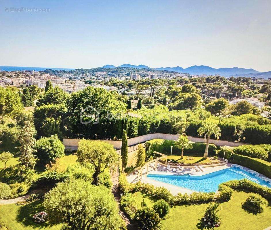 Appartement à LE CANNET