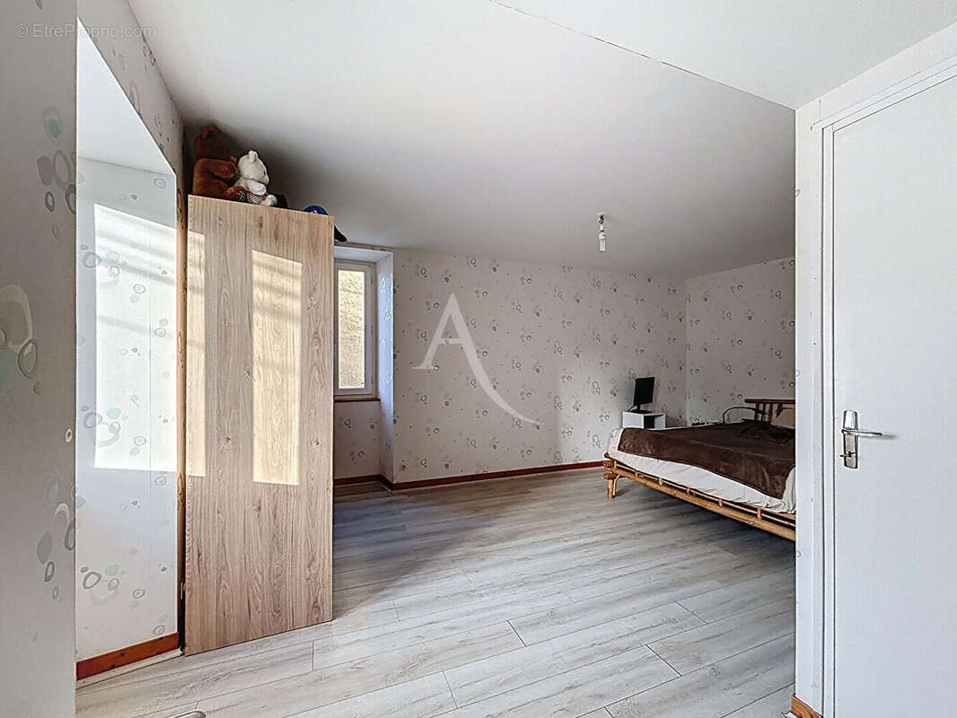 Maison à BRAIN-SUR-LONGUENEE