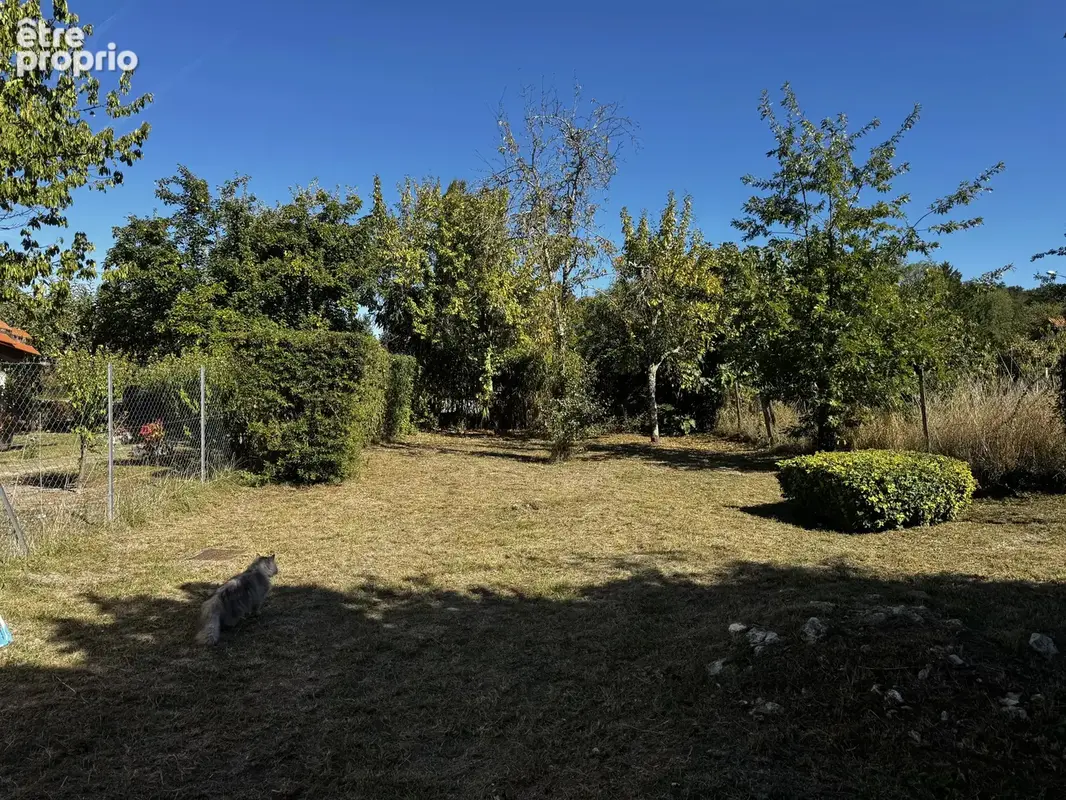 Maison de caractère avec beau potentiel - Champagne-et-Fontaine - photo 2