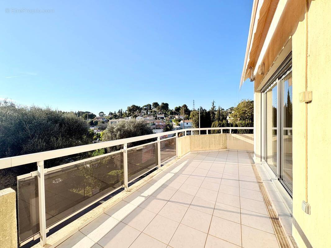 Appartement à LE CANNET