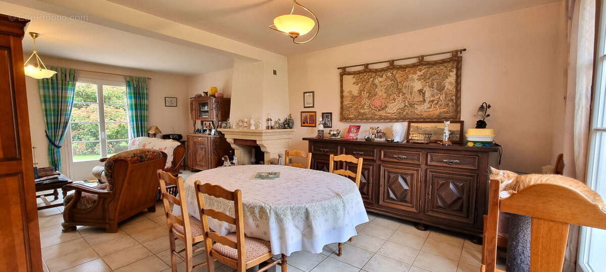 Maison à MONTMACQ