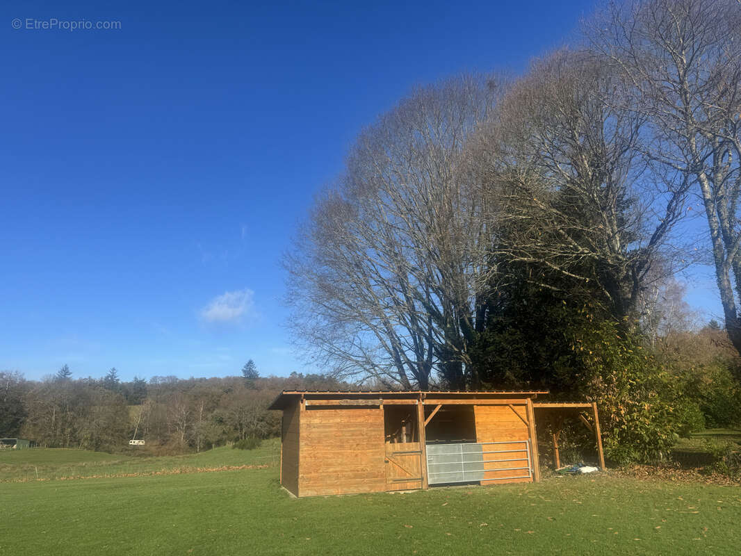 Maison à COMPREIGNAC
