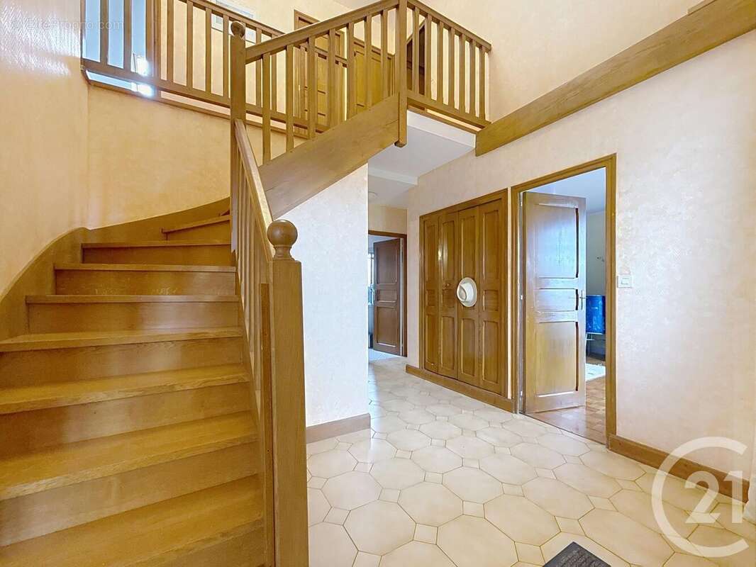 Maison à SAINT-LEGER-PRES-TROYES