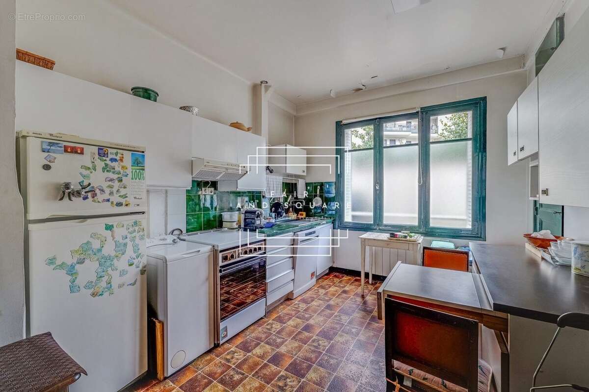Appartement à NEUILLY-SUR-SEINE