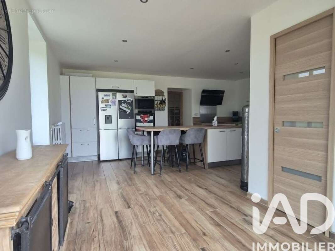 Maison 175 m² à Rom  - photo 2