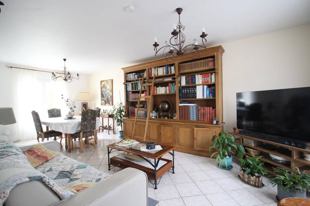 Maison à CIRES-LES-MELLO