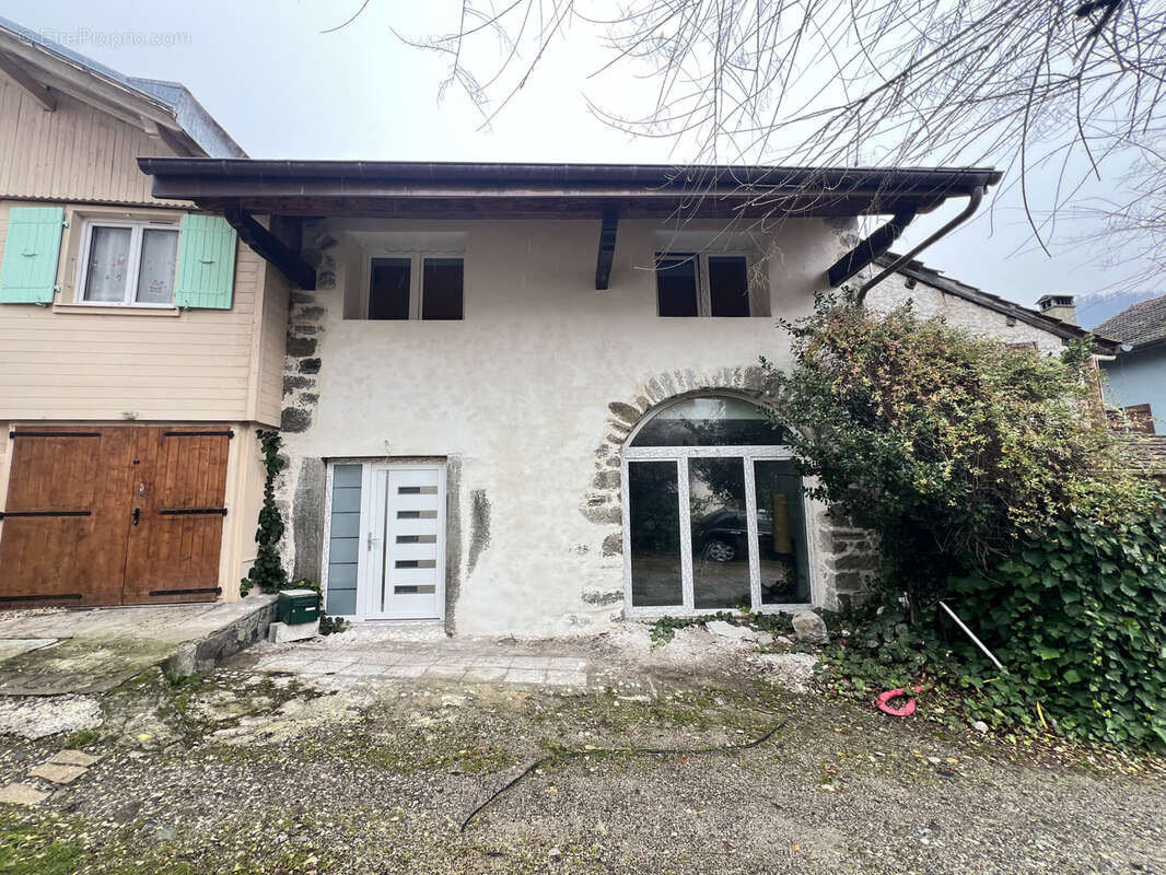 Maison à ALLINGES