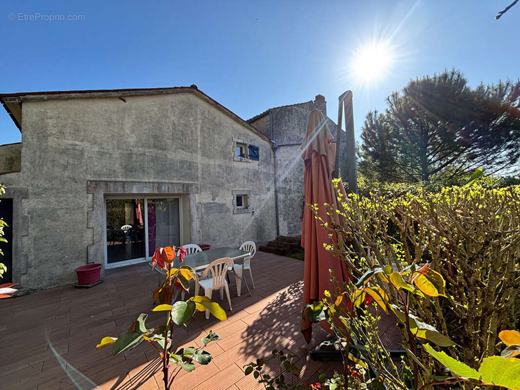 Maison à ASNIERES-LA-GIRAUD